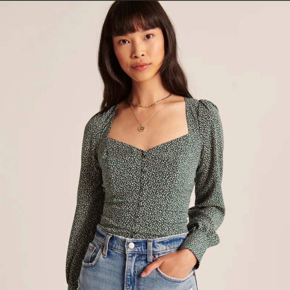 Women's
Long-Sleeve Button-Through V-Neck Top